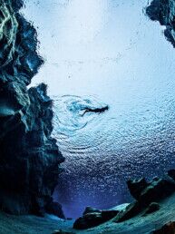 Dive and bubble Iceland