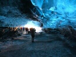 Jökulsárlón ice cave